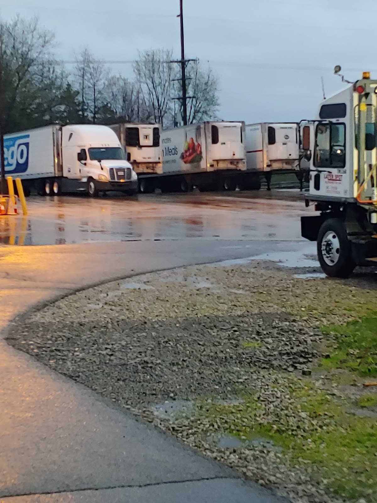Kroger Northern Floral Center - Image 1