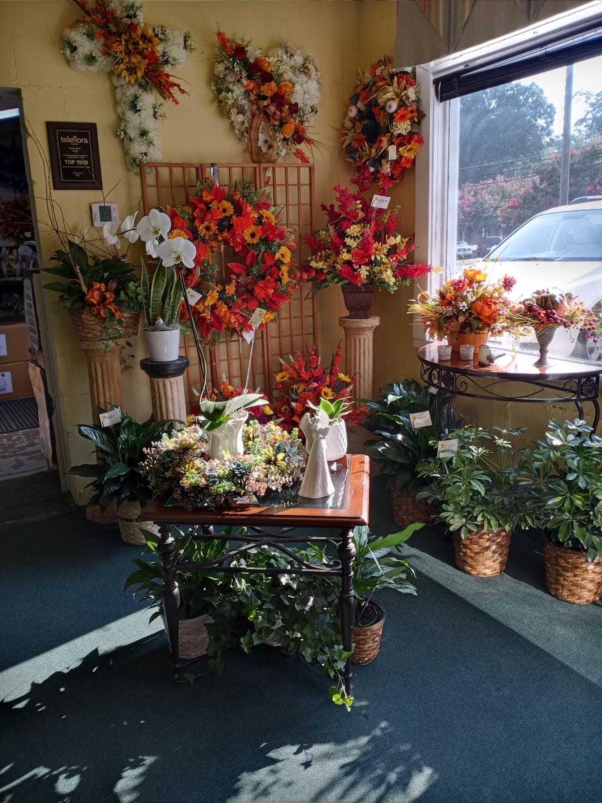 Roxie's Florist - Image 1