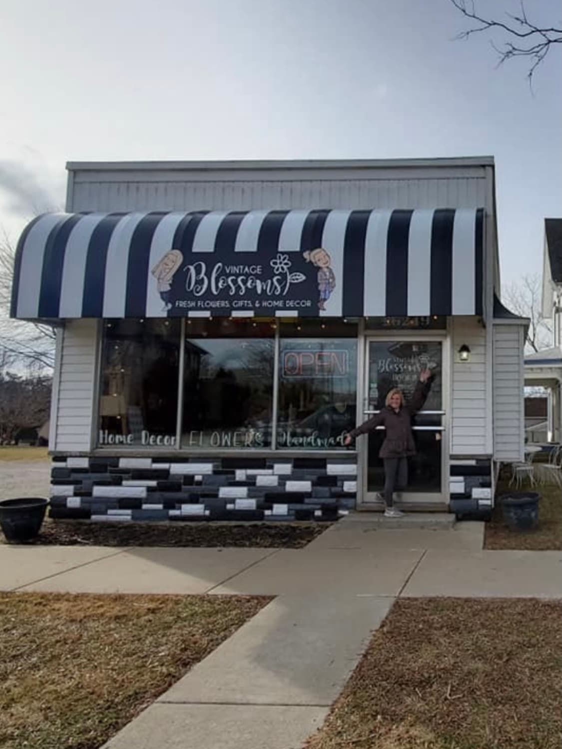 Vintage Blossoms LLC - Image 1