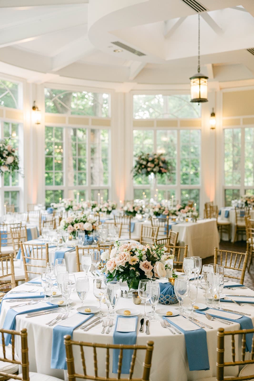 Table & Tulip - Image 1