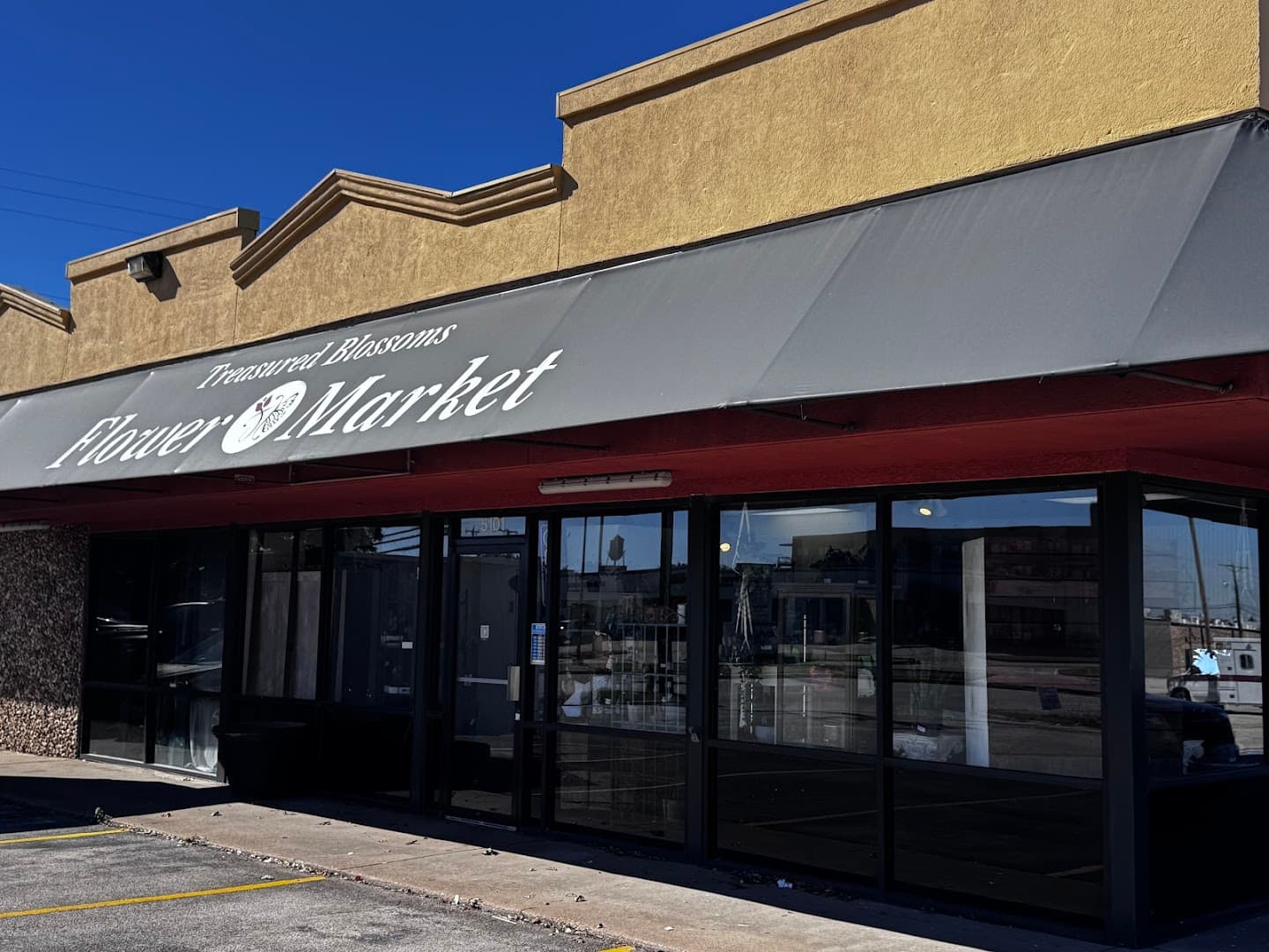 Treasured Market - Flowers & Gifts - Image 1