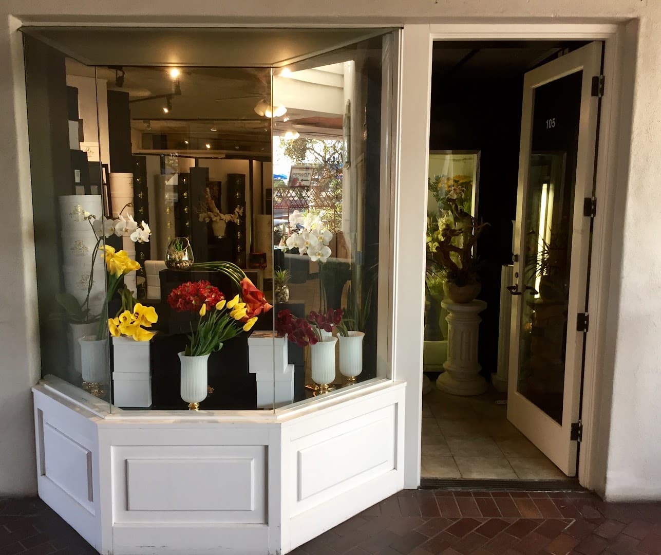 Laguna Beach Florist - Image 1