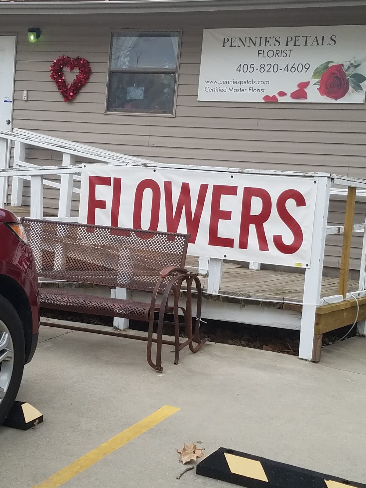 Pennie's Petals Florist - Image 1