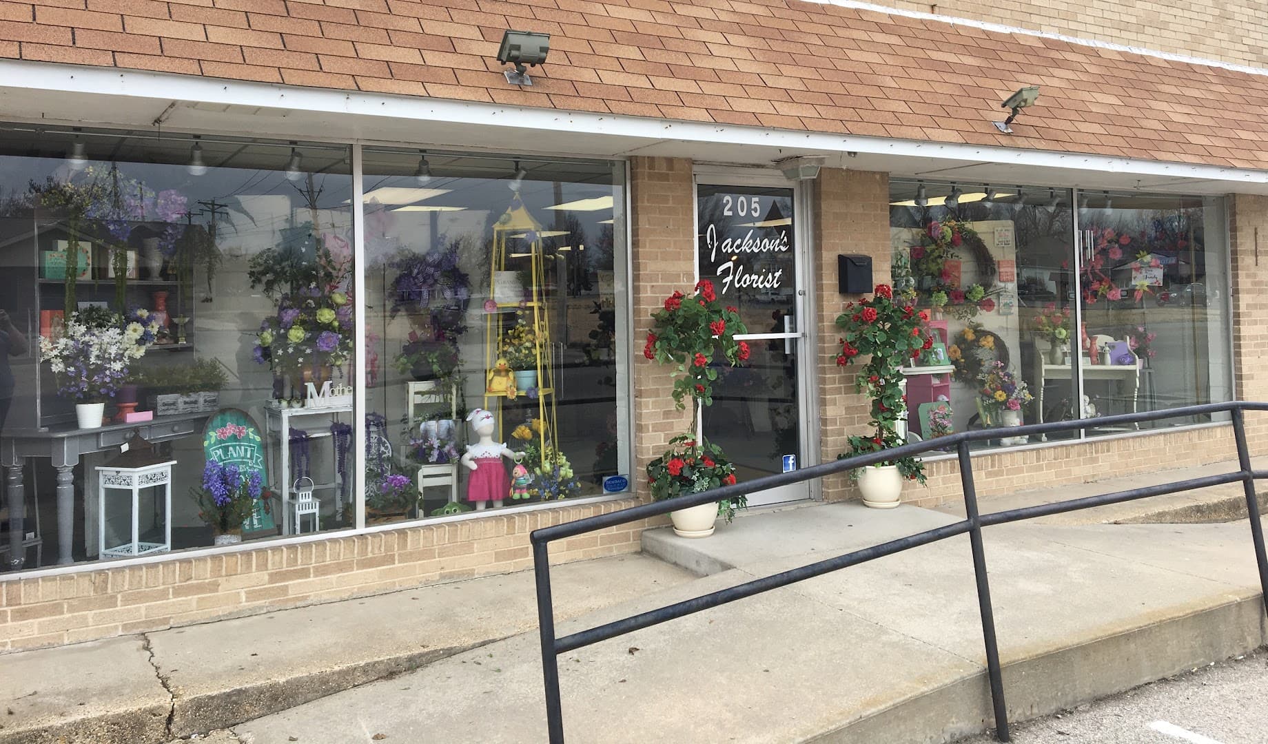 Jacksons Florist & Gifts - Image 1