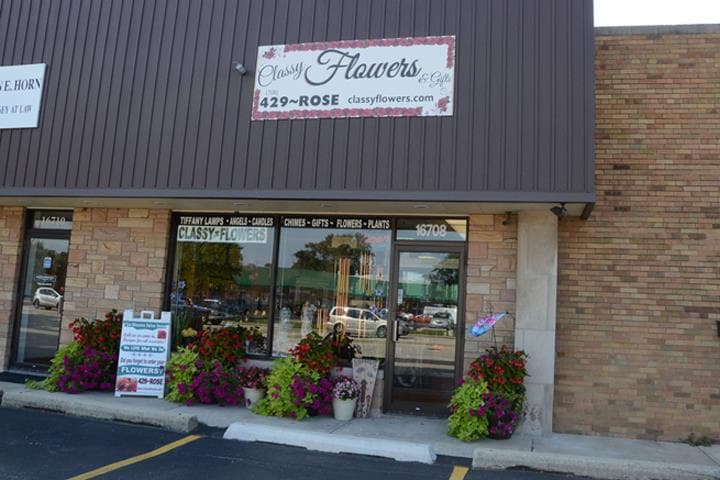 Classy Flowers - Image 1