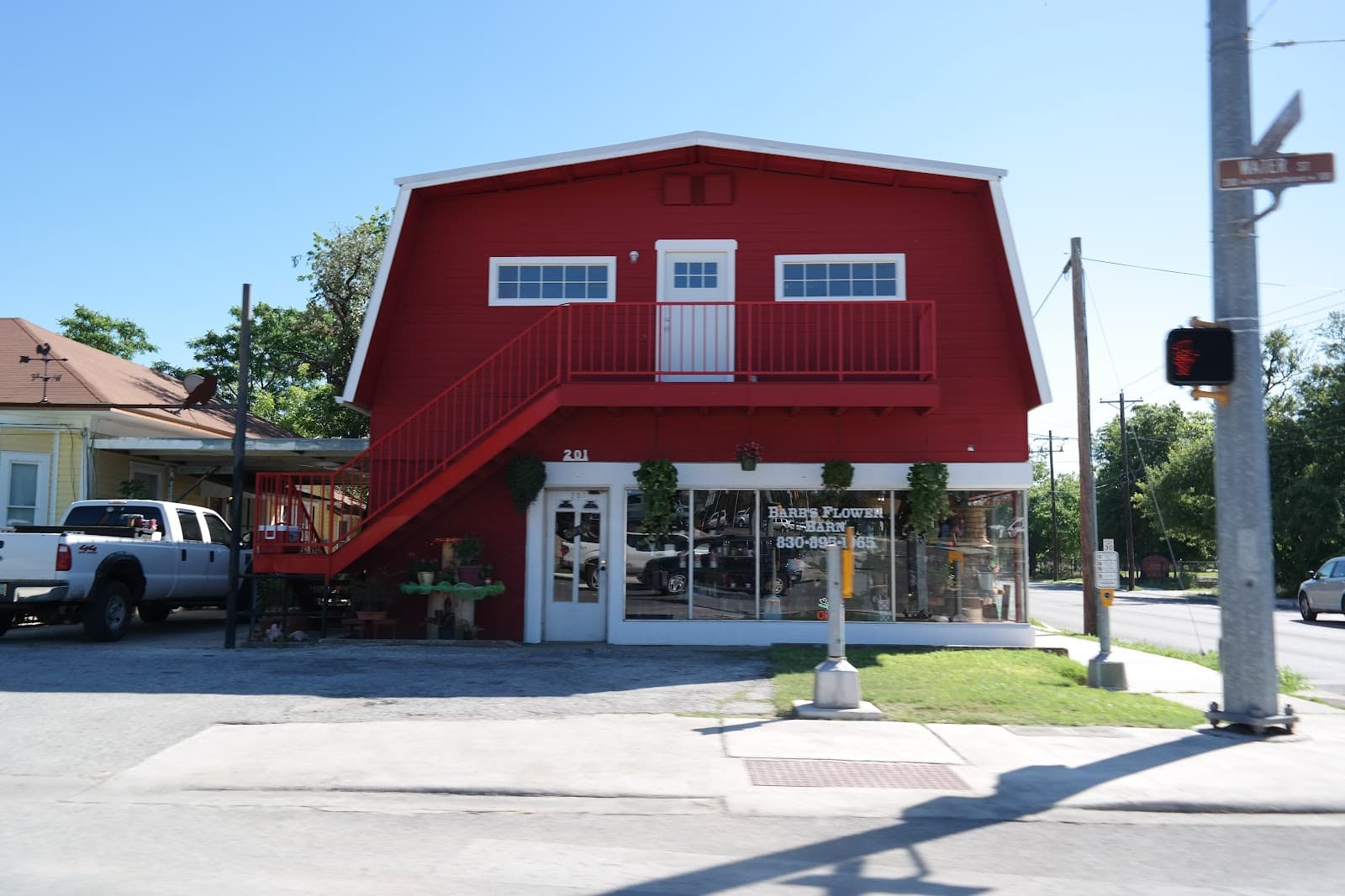 Barb's Flower Barn - Image 1