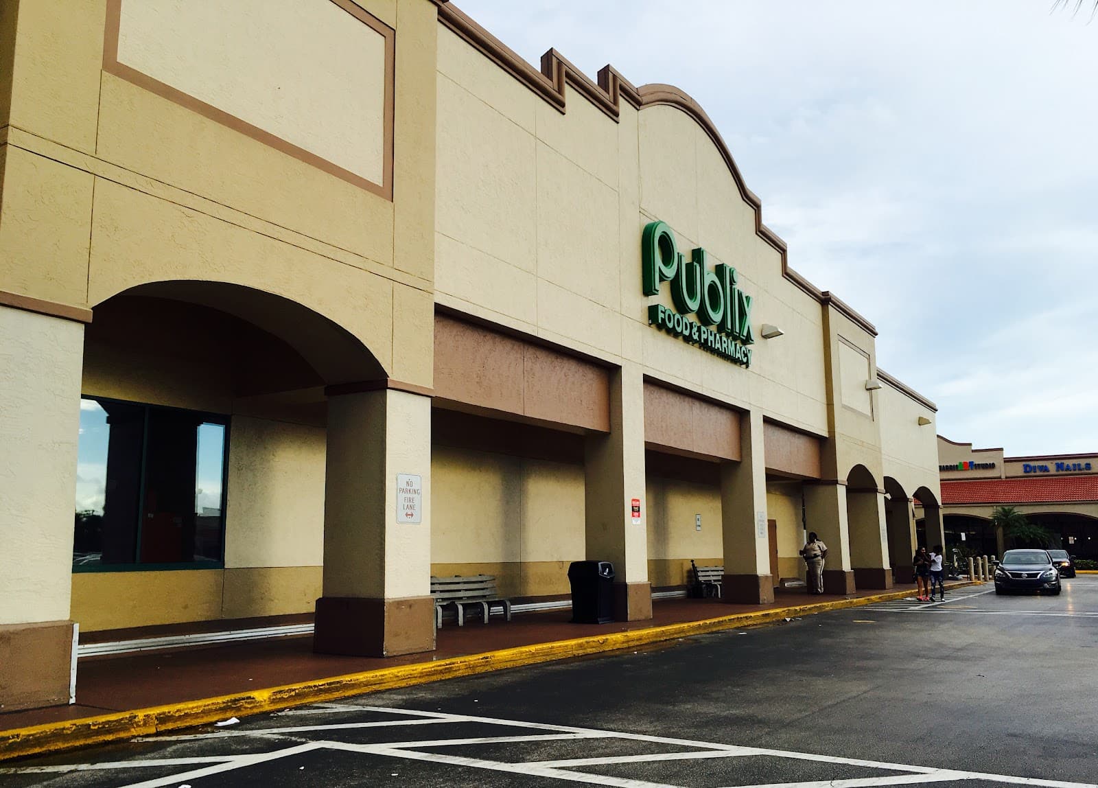 Publix Super Market at Hollywood Mall - Image 1