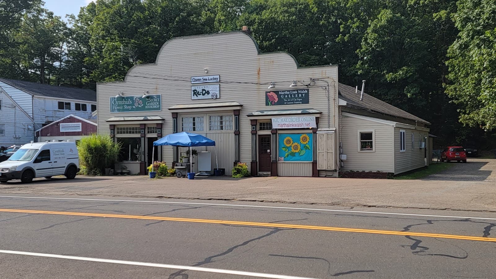 Cynthia's Flower Shop - Image 1