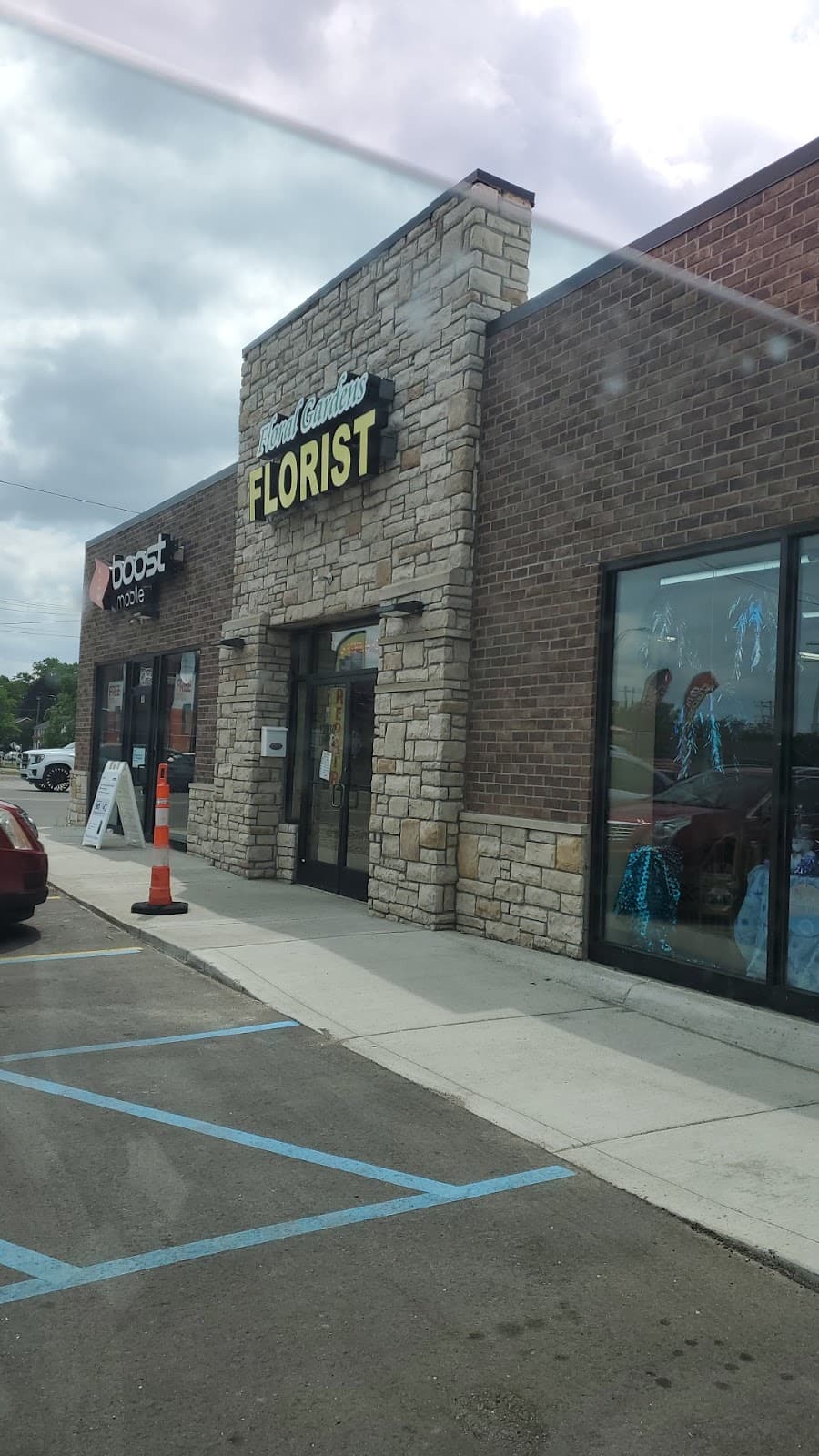 Floral Gardens Florist - Image 1