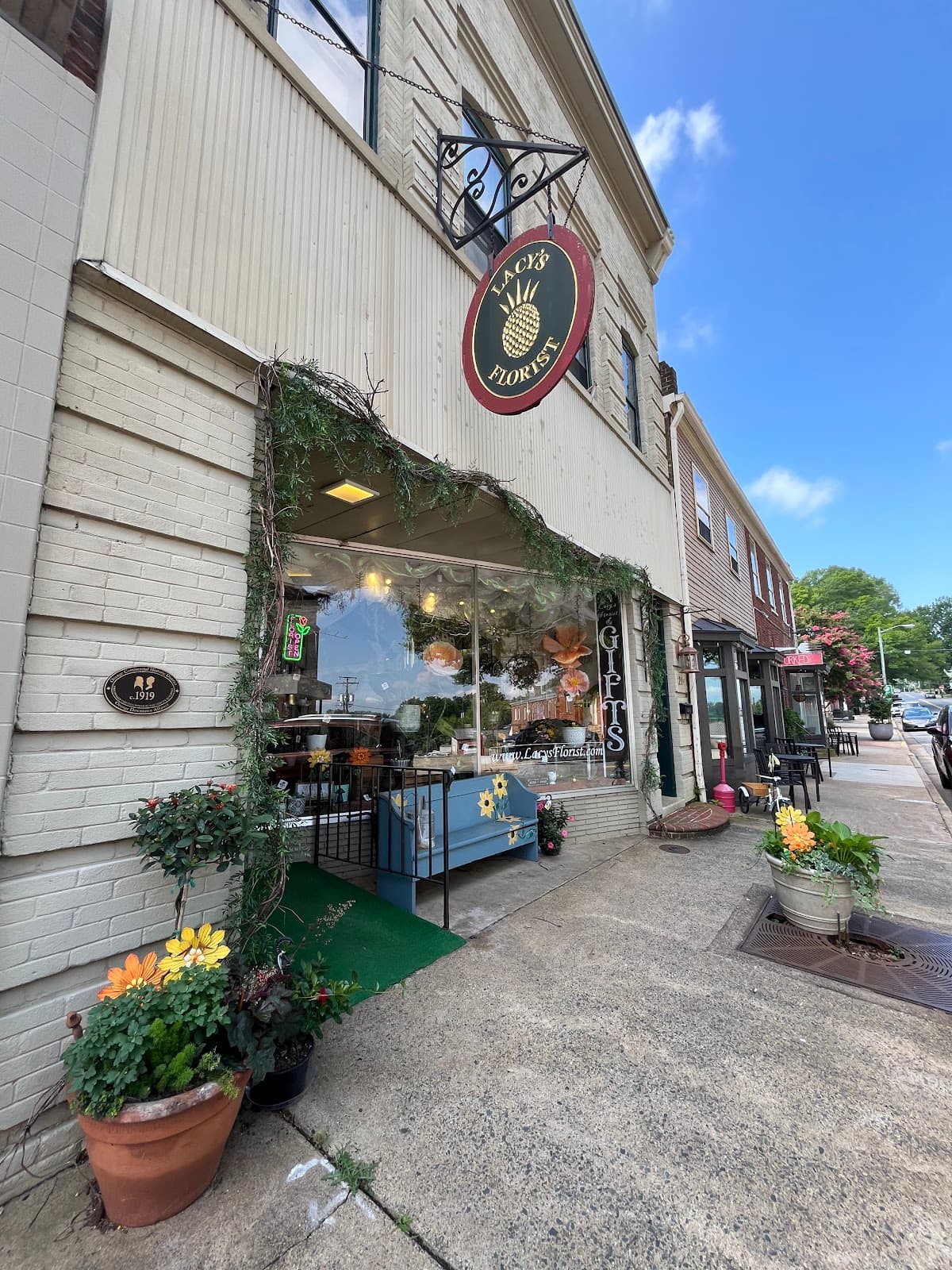 Lacy's Florist & Gift Shop - Image 1