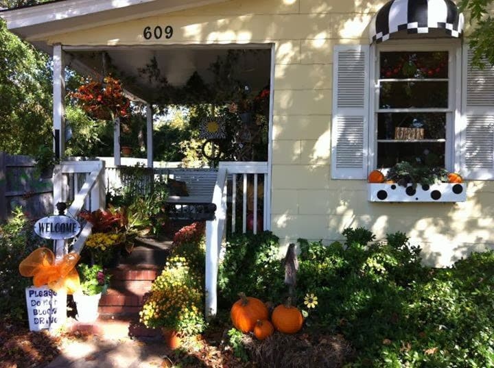 Sweet Pea's Floral Designs of Distinction - Image 1