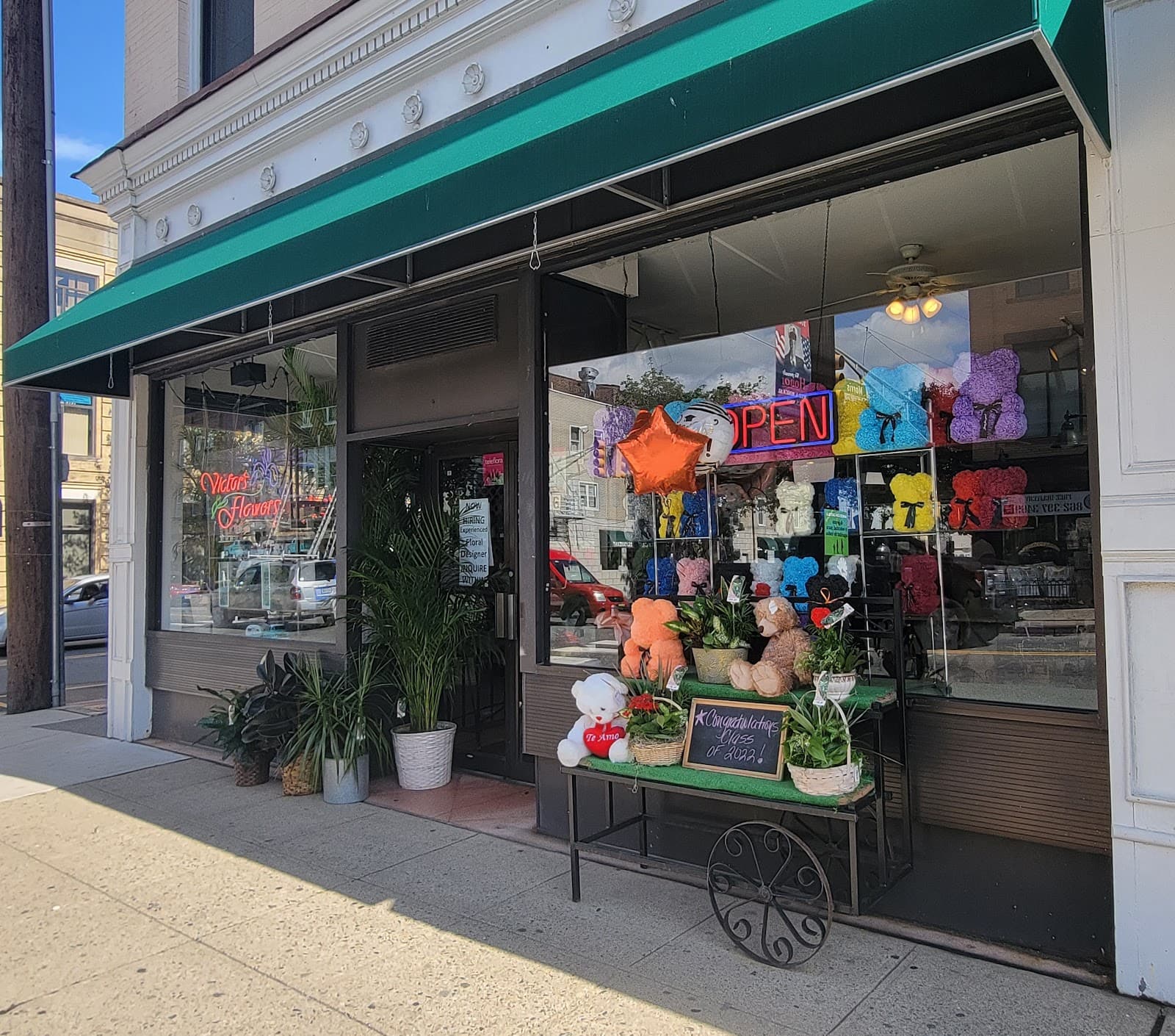 Victor's Flowers & Gifts - Image 1