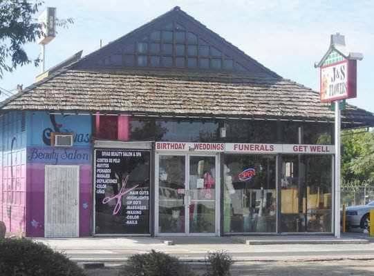 J & S Flowers - Image 1