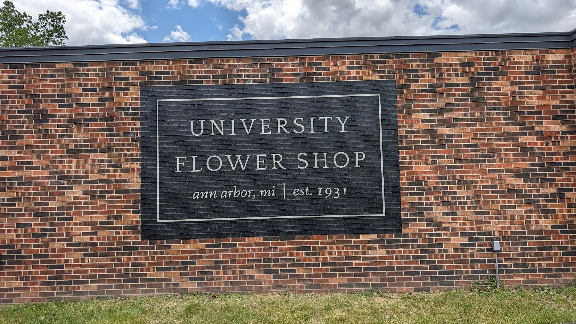 University Flower Shop - Image 1