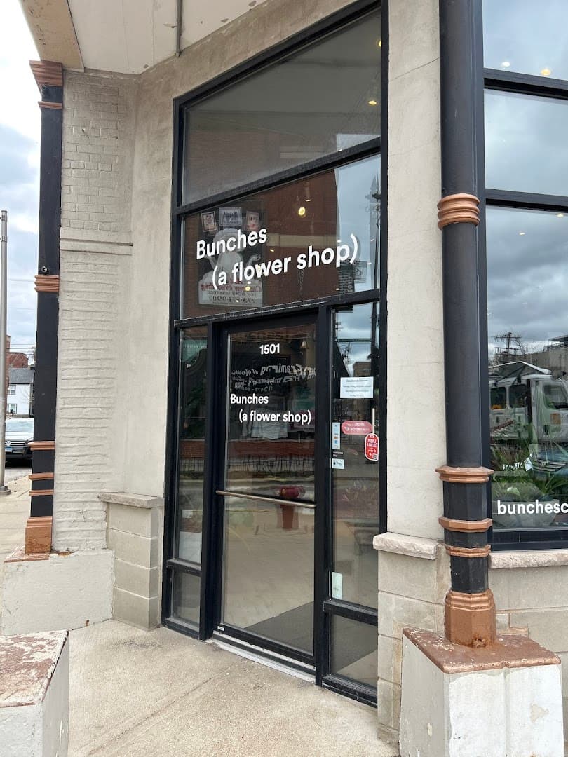 Bunches (A Flower Shop) & Chicago Flower Delivery - Image 1