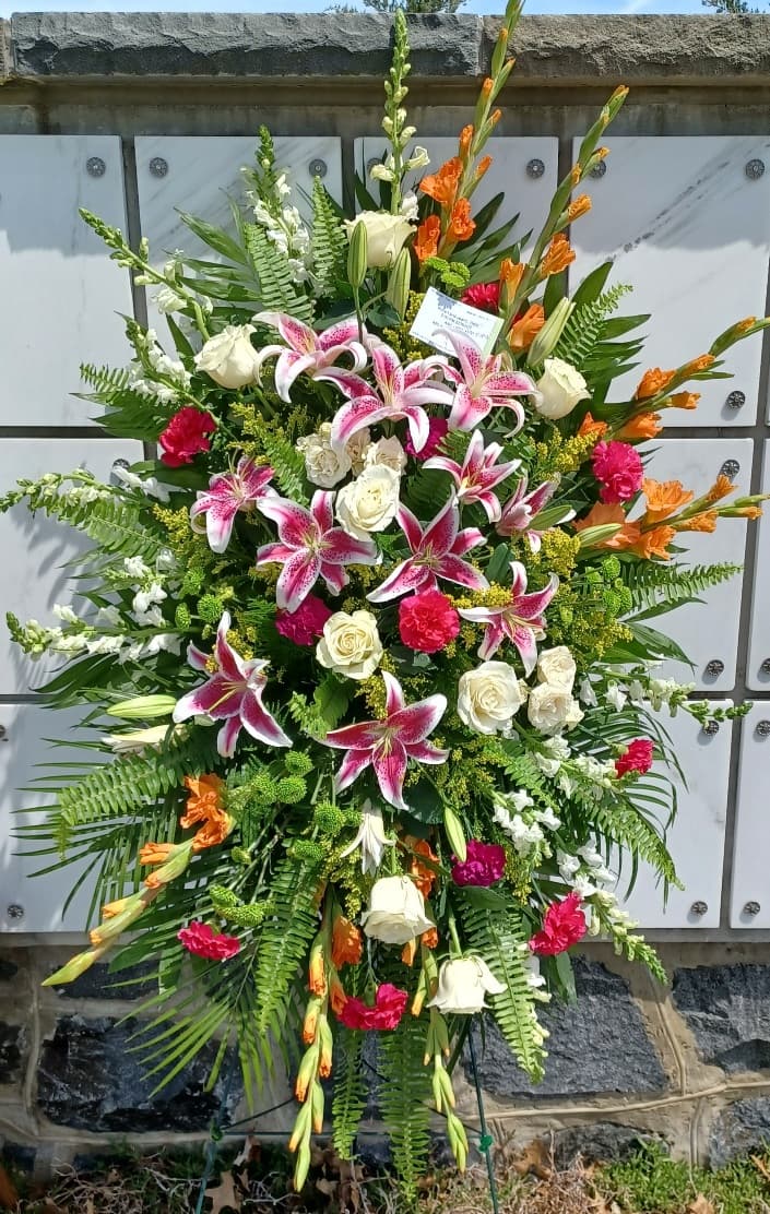 Arlington Cemetery Flowers - Image 1