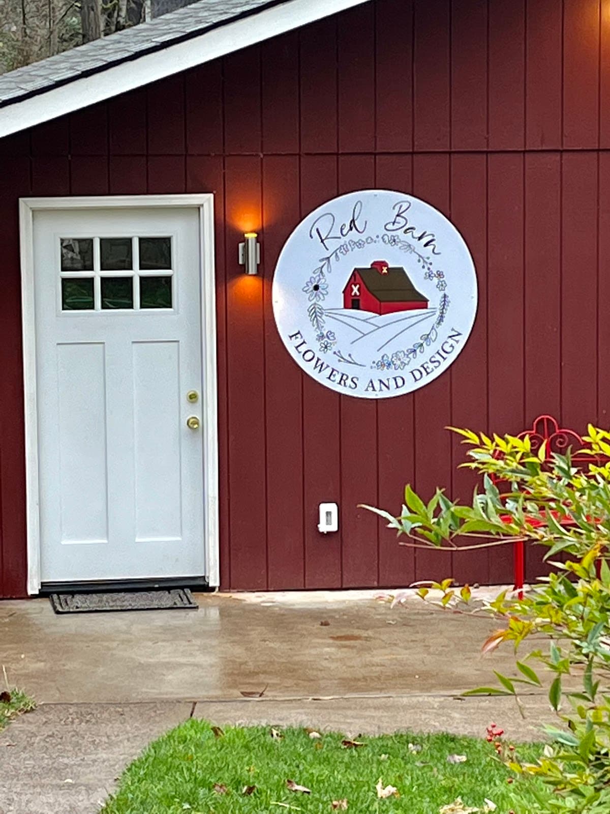 Red Barn Flowers and Design - Image 1