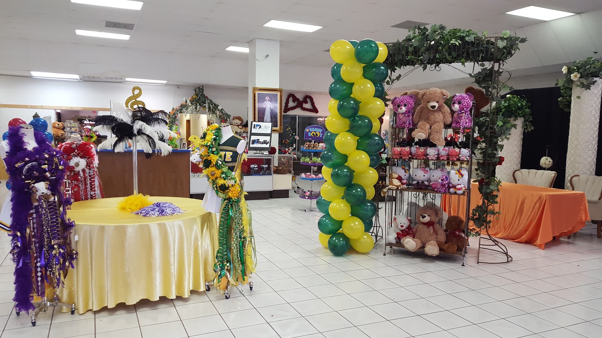 Michael Allen's Flowers & Gifts - Image 1