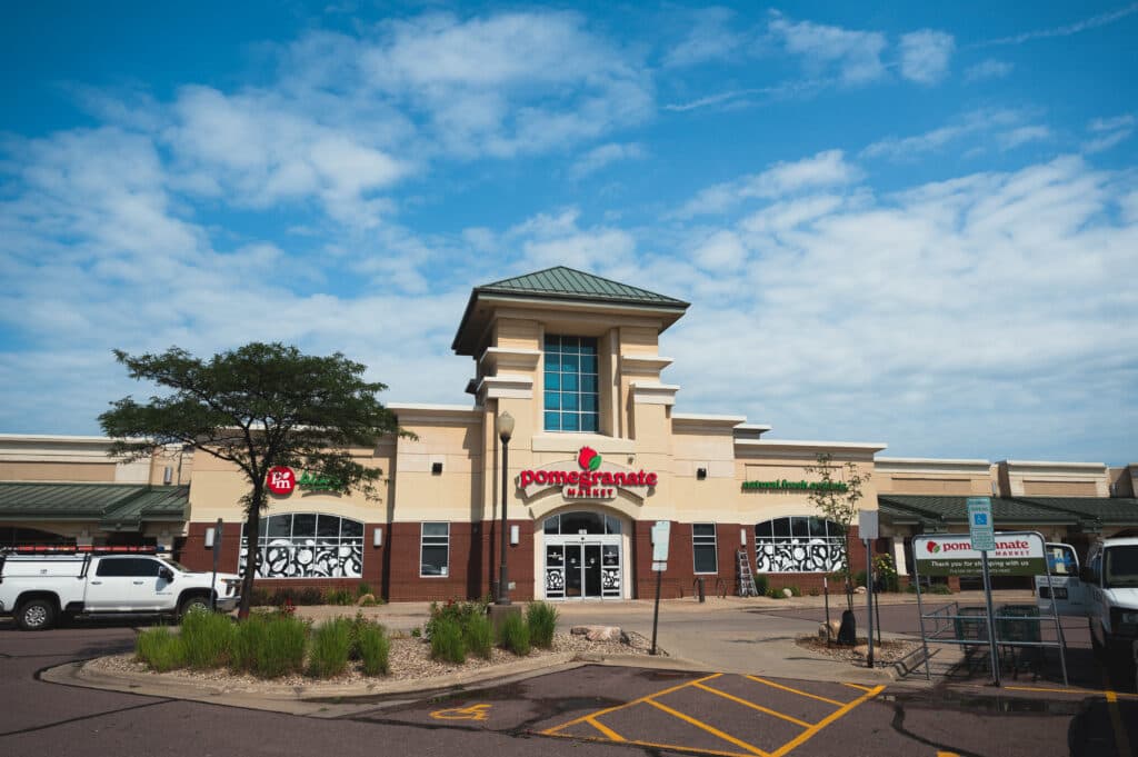 Pomegranate Market - Image 1