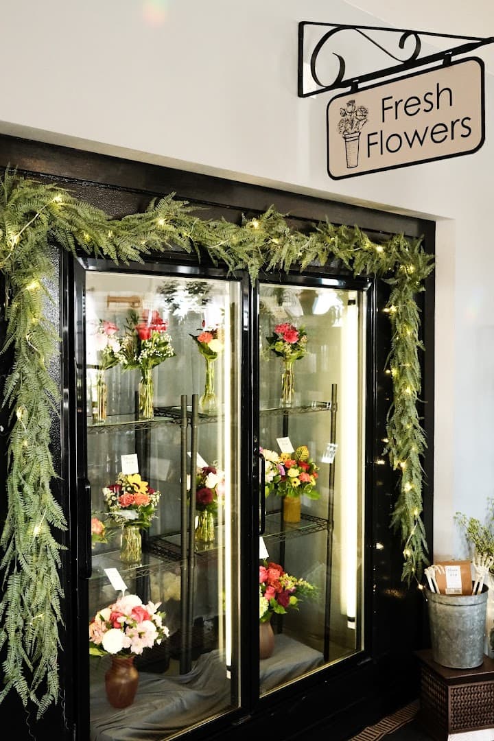 The Iowa Flower Market - Image 1