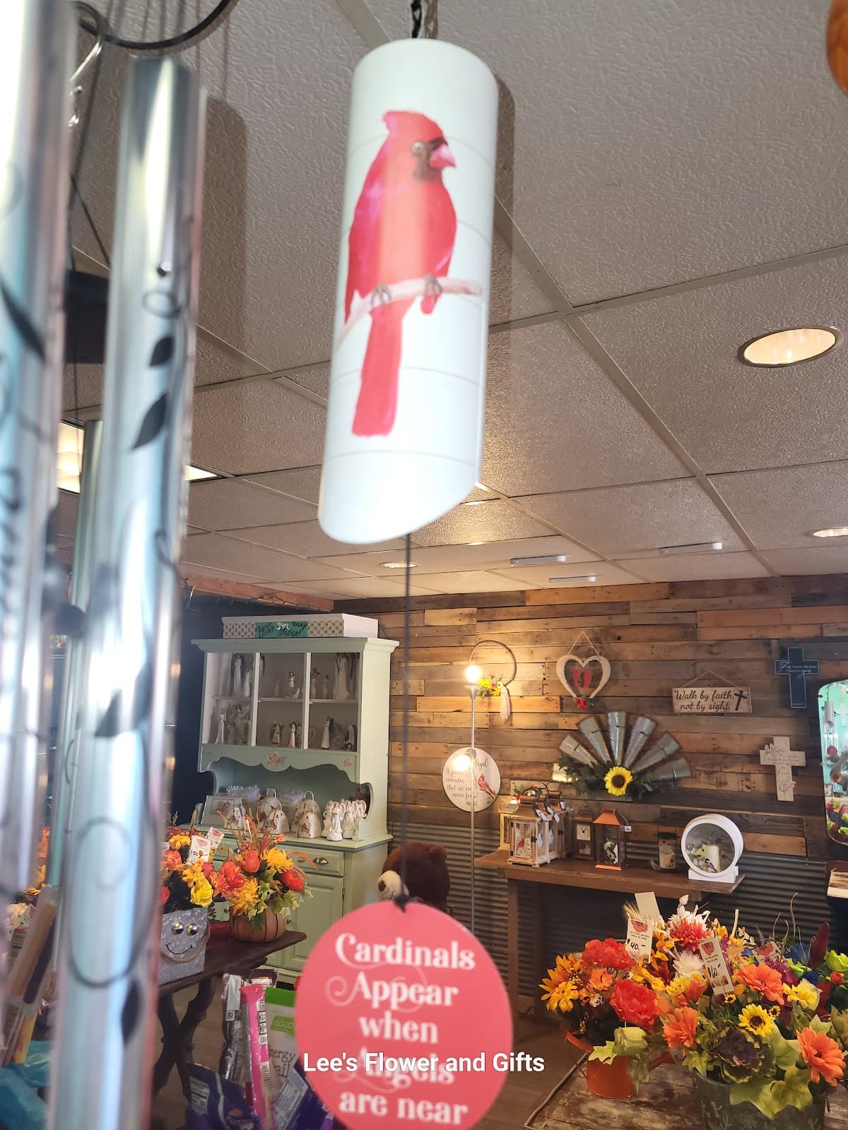 Lee's Flower and Gifts - Image 1