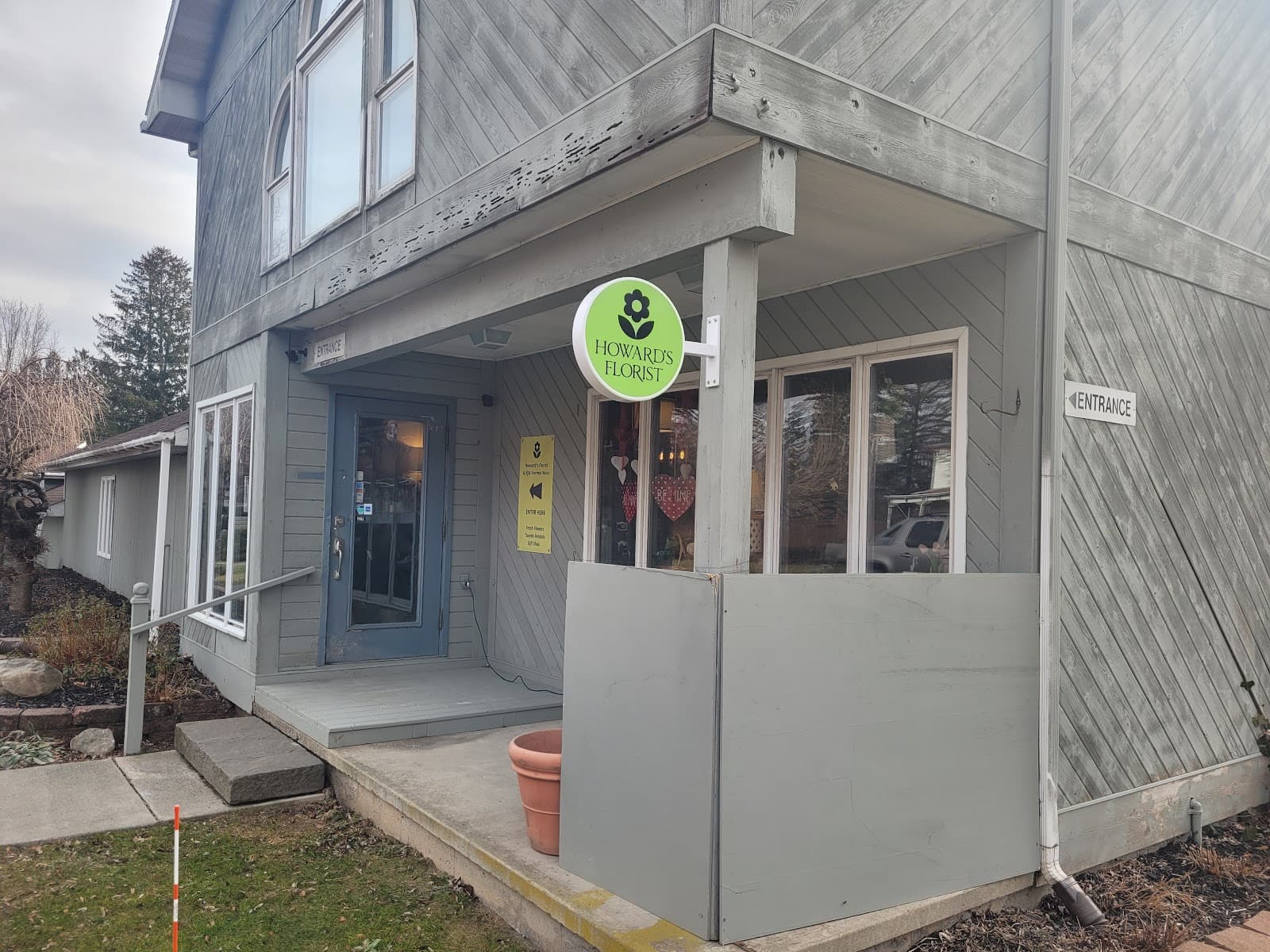 Howard's Florist - Image 1