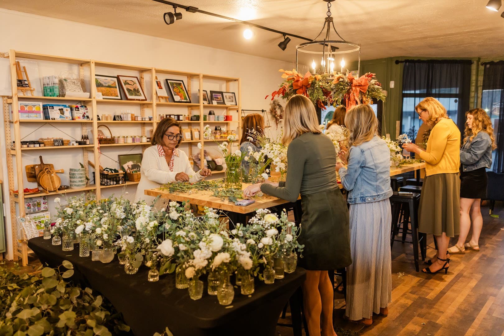 Redwood & Ranunculus LLC - Image 1