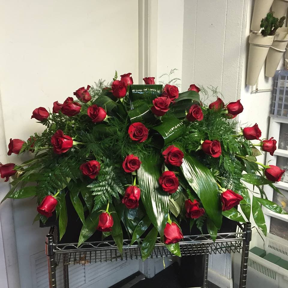 TOM'S FLORIST - Image 1