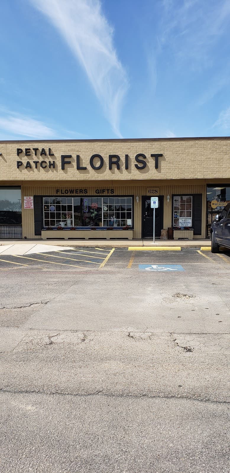 Petal Patch Florist & Flower Delivery - Image 1