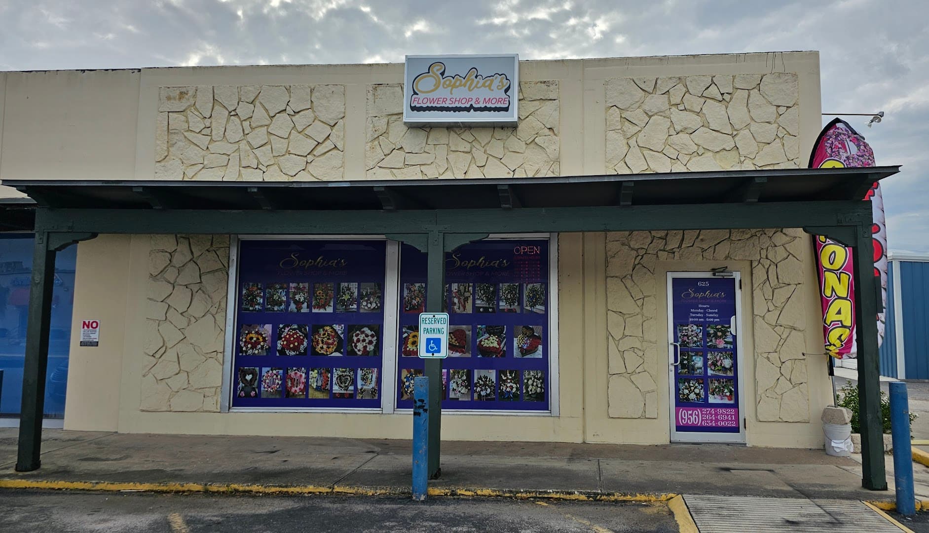 Sophia's Flower-Shop & More - Image 1