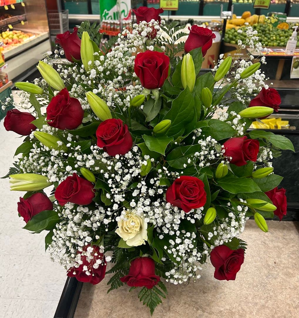 Arely’s Flowers Plants and Gifts - Image 1