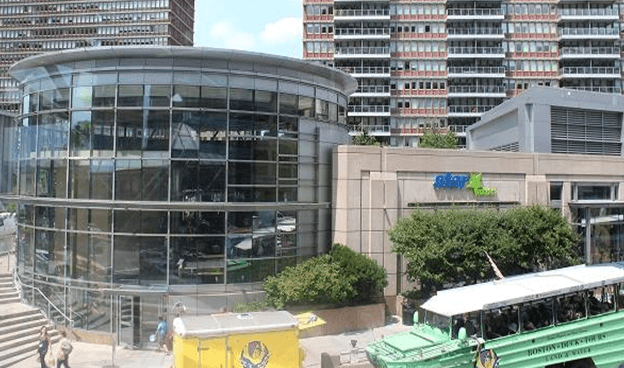 Star Market - Image 1