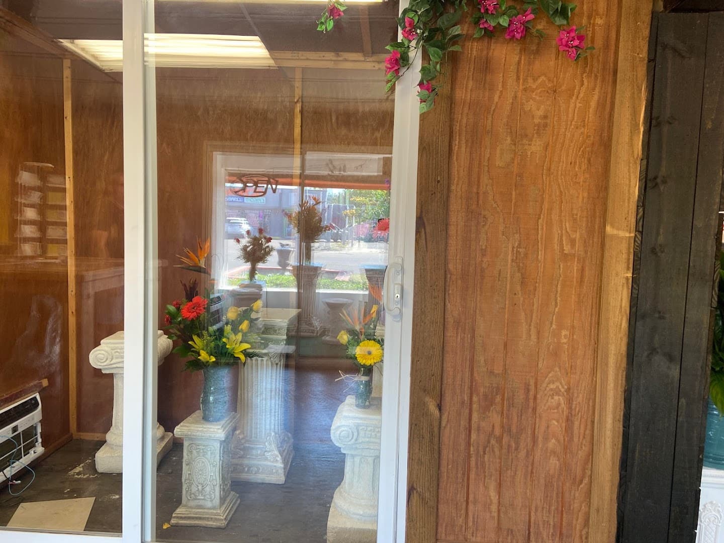Flower Hut - Image 1
