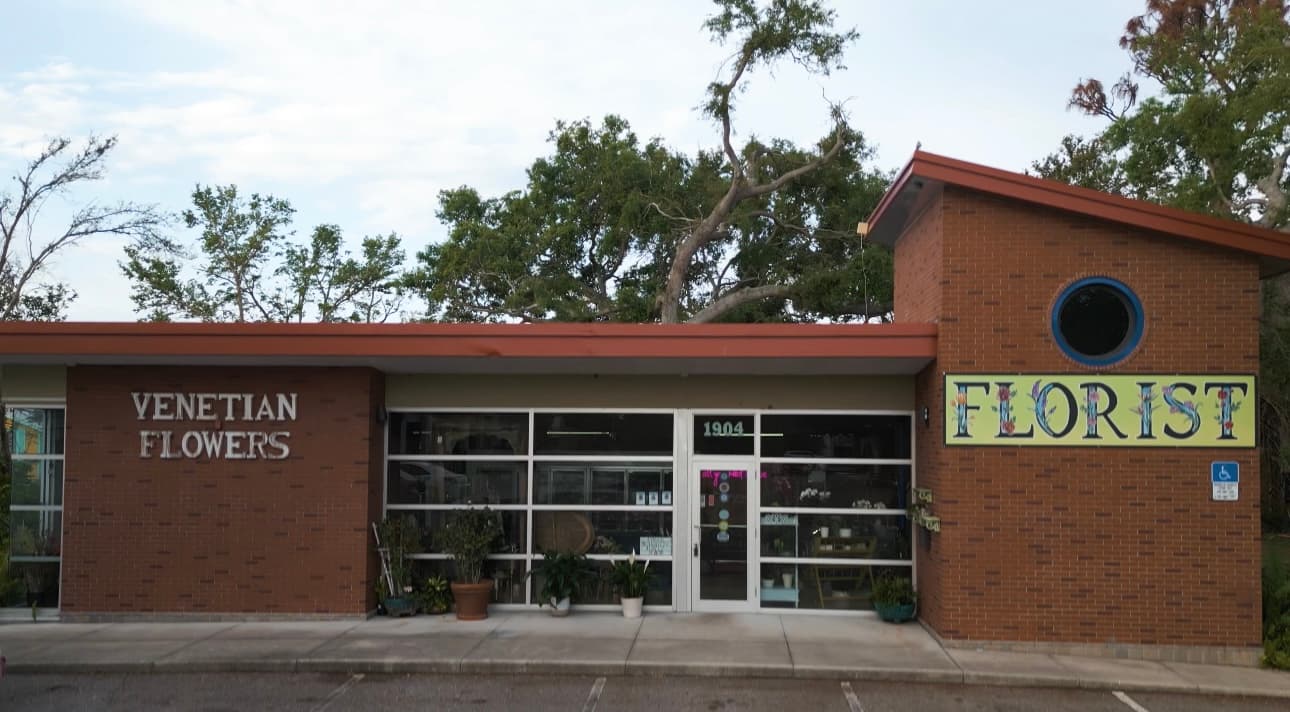 Venetian Flowers - Image 1