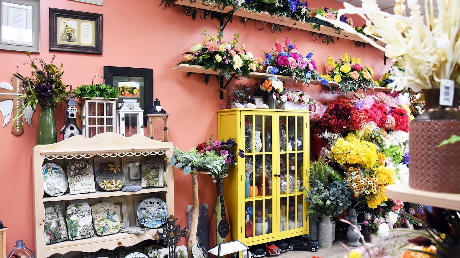 Blossom Shop Flowers*Gifts*Delivery - Image 1