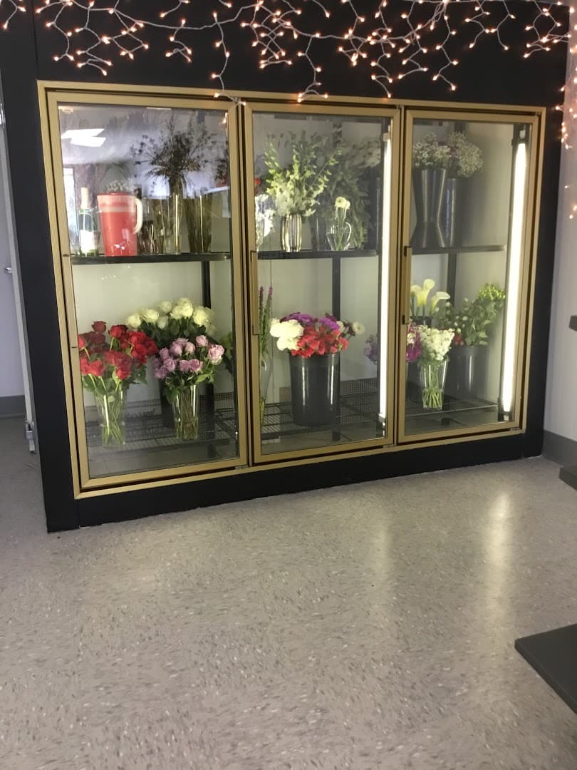 Green Belladonna Florist - Image 1