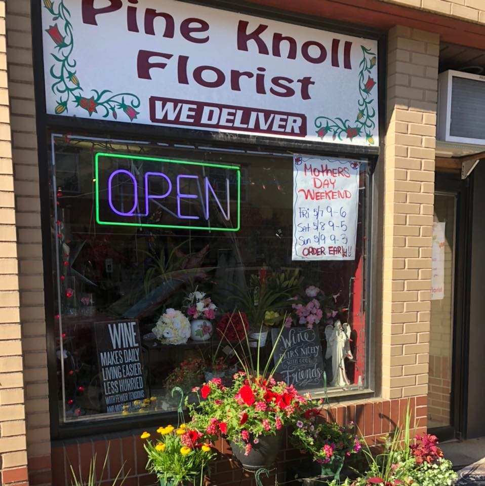 Pine Knoll Florist - Image 1
