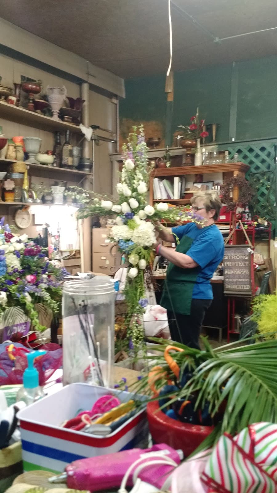 CITY FLORIST & GIFT SHOP - Image 1