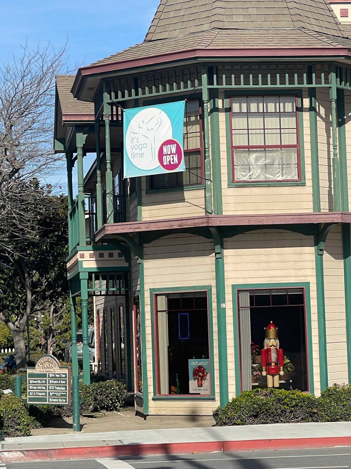 Salinas Floral & Gifts - Image 1