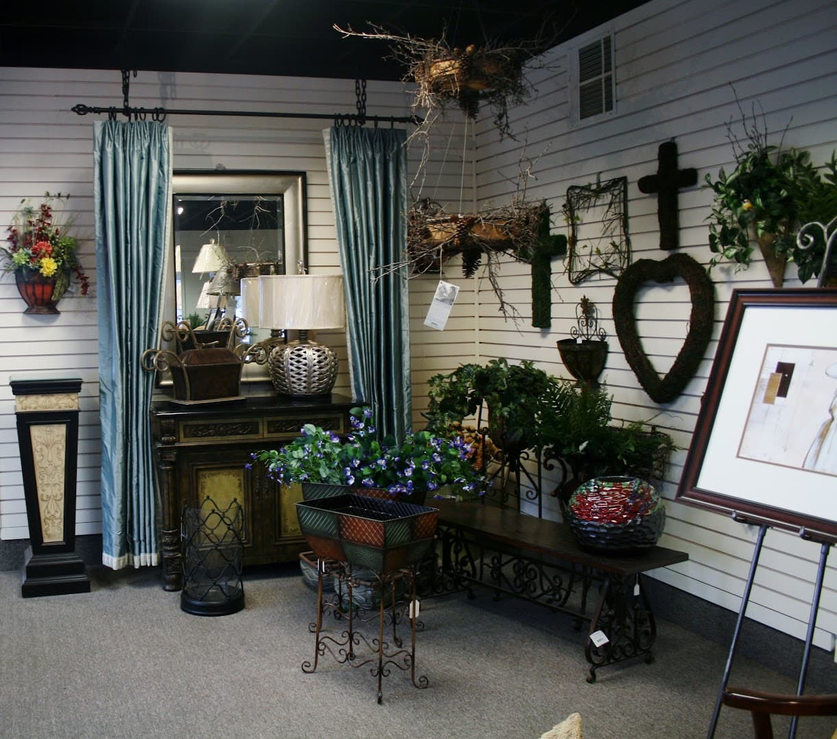 Ullenbruch's Flowers & Gifts - Image 1