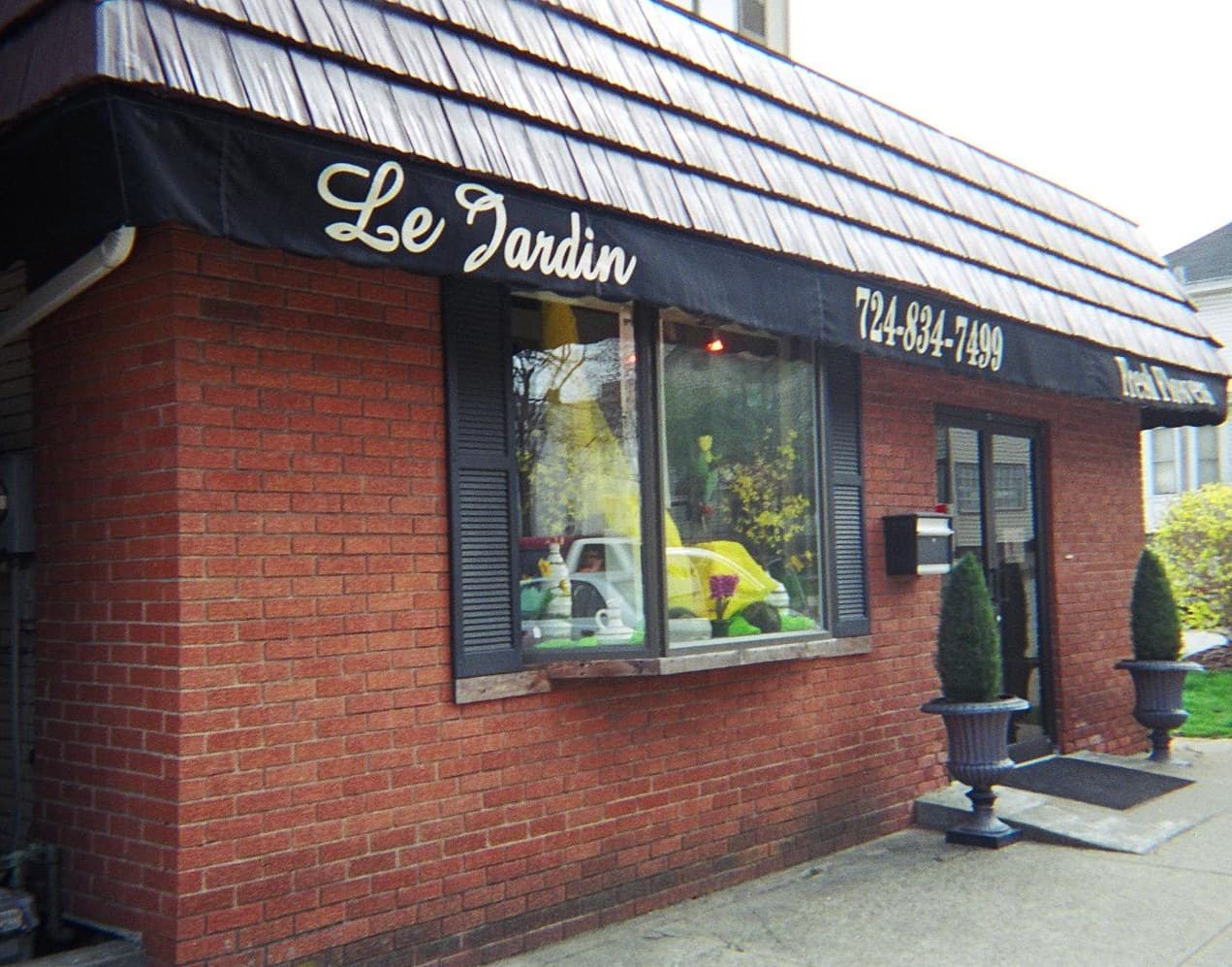 Le Jardin Florals & Home Accents - Image 1