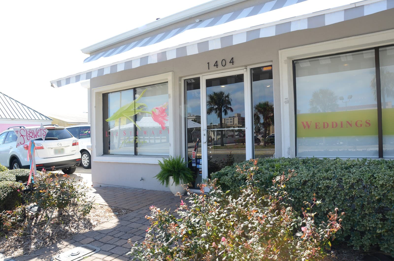 Liz Stewart Floral Design - Image 1