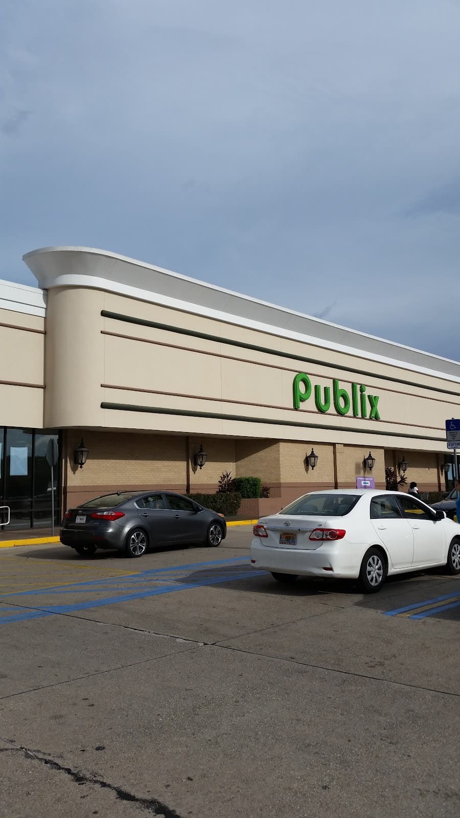 Publix Super Market at Bellview Plaza - Image 1