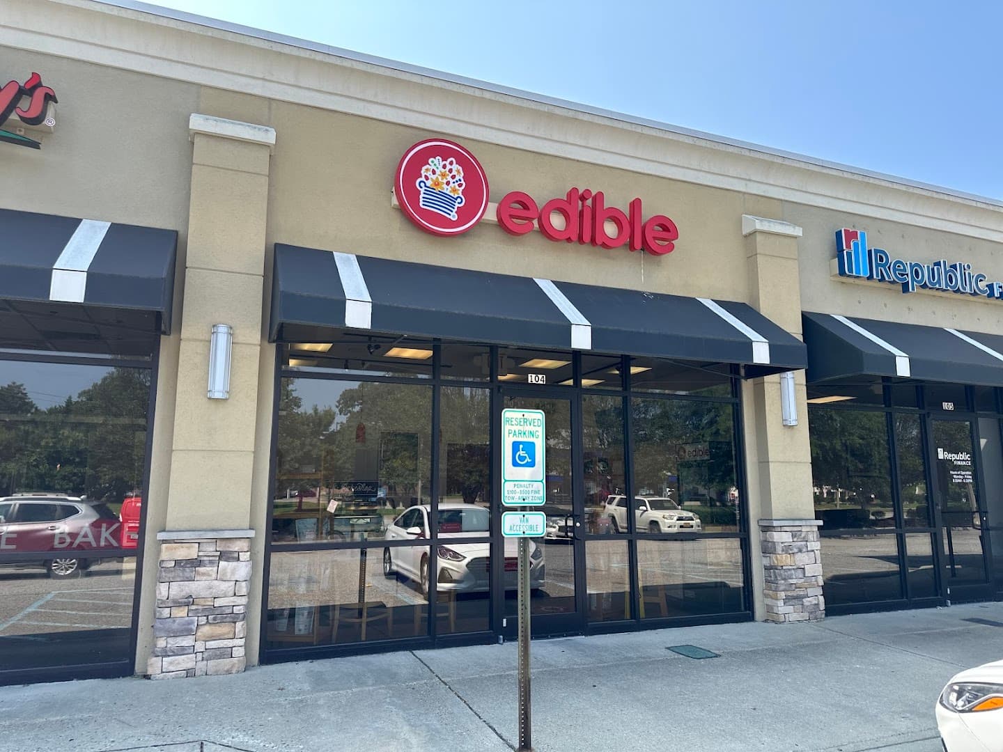 Edible Arrangements - Image 1