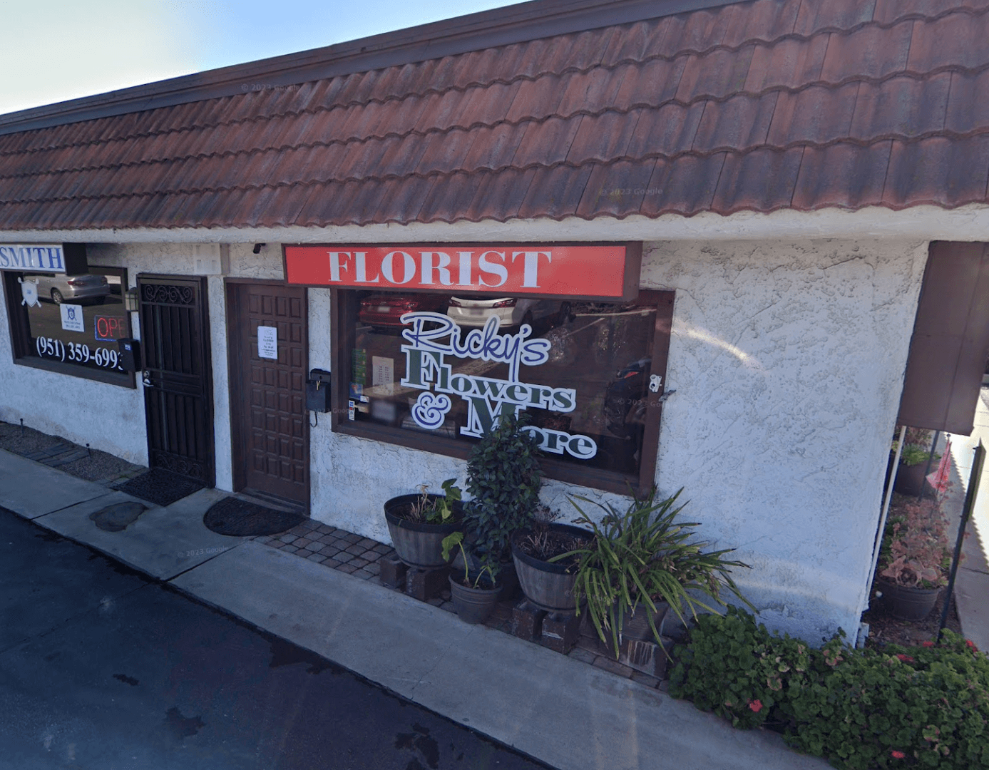 Ricky's Flowers & More - Image 1