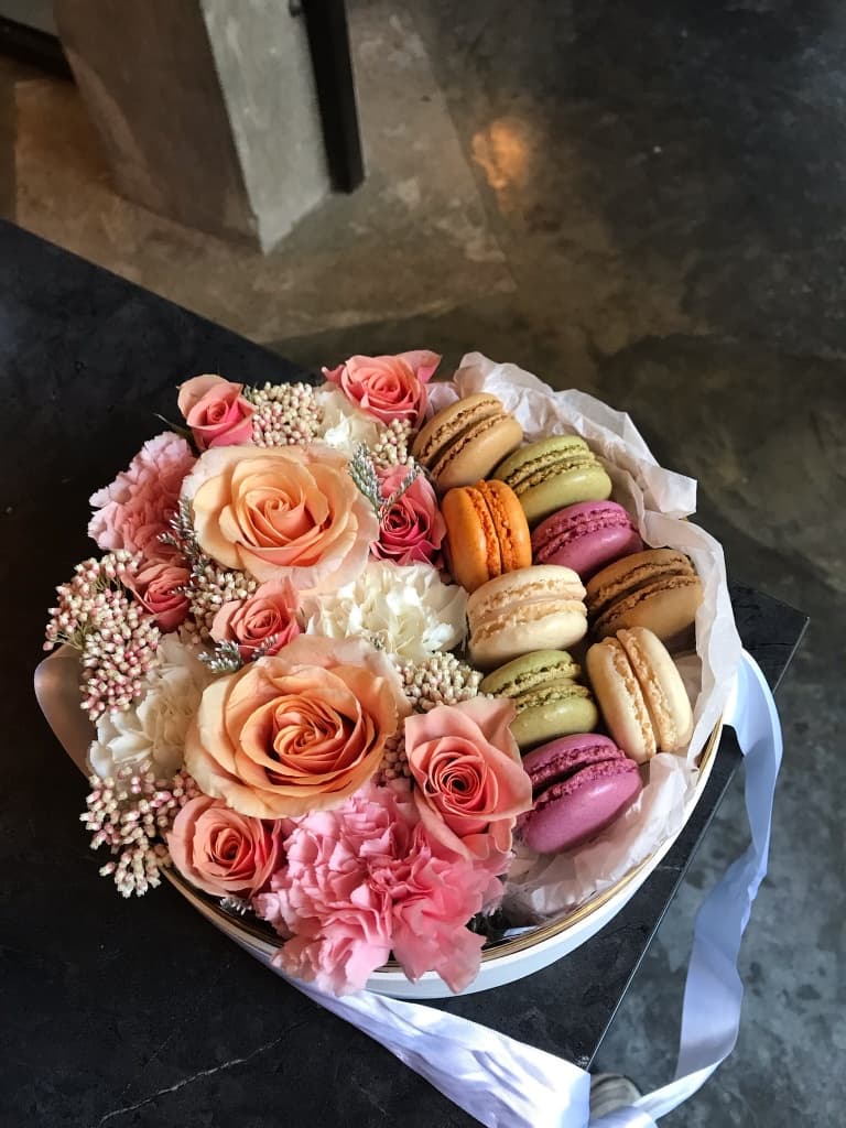 Mona Flower Boutique - Image 1