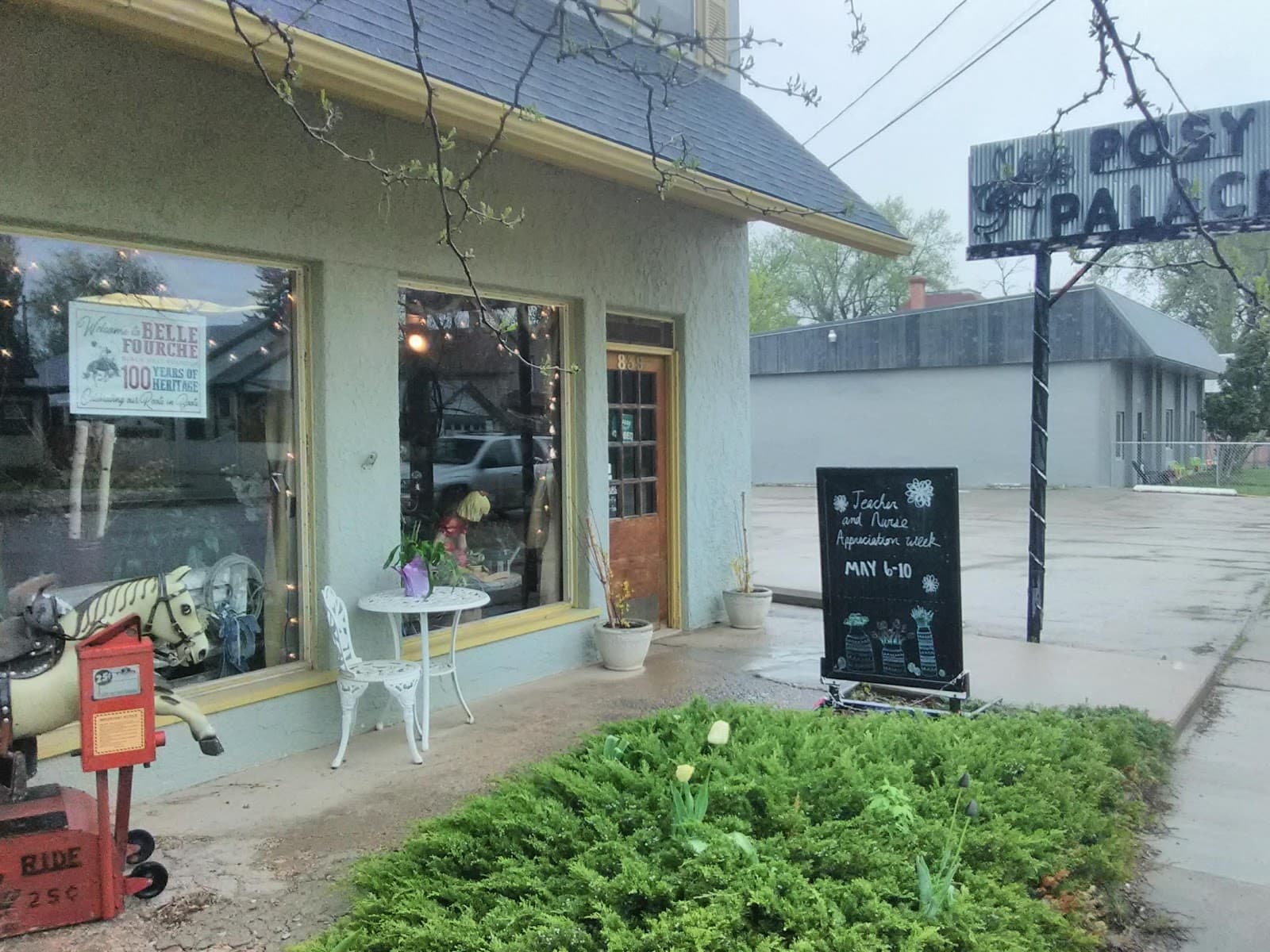 Posy Palace Florist - Image 1