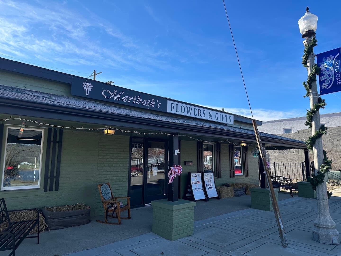 Maribeth’s Flowers & Gifts - Image 1