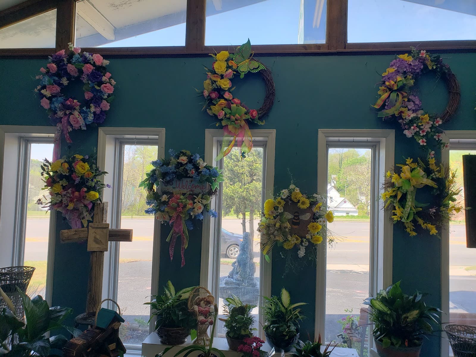 Pam's Floral Design & Gifts - Image 1