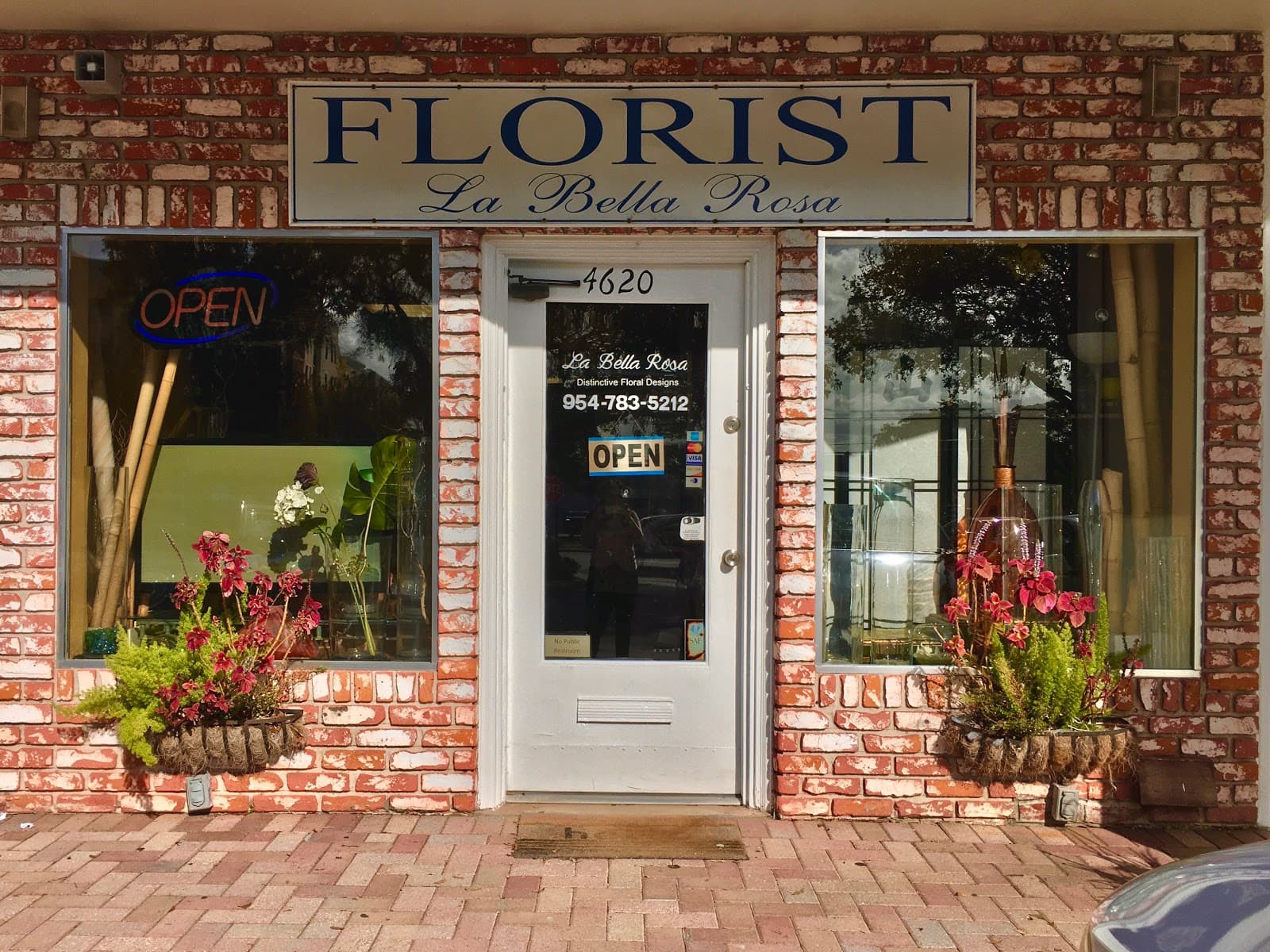 La Bella Rosa Florist - Image 1